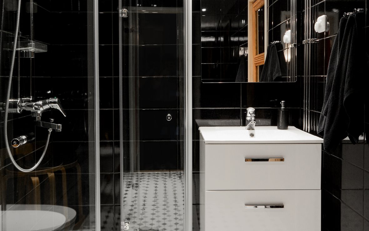 Klassisen kaunis kylpyhuone ja sauna