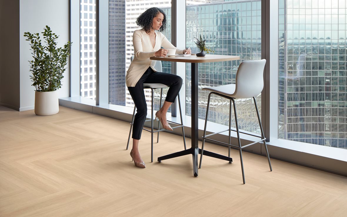 Vinyylilattia joka ei kopise