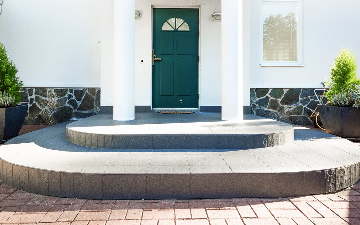 Tyylikäs ja ajaton pihalaatoitus