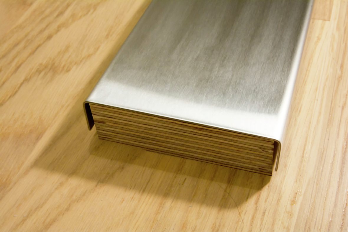 Listatalo vesieristekynnys 20x87x20mm rst AISI 304 hiottu rst S=1,0mm 100cm