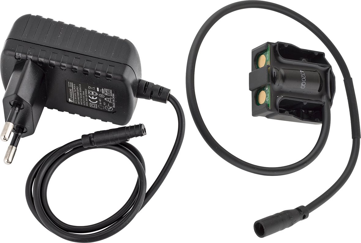 Mora adapteri ja pistotulppamuuntaja 230/12 V