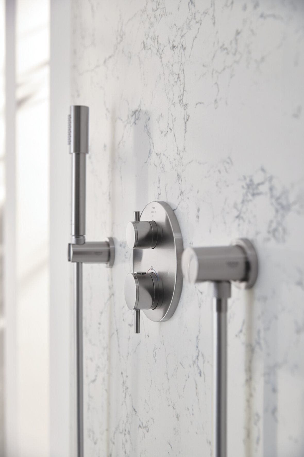 Kylpyhuone, GROHE Rainshower, GROHE Rainshower suihkukahvan pidike pyöreä supersteel, GROHE Rainshower seinäliitin pyöreä supersteel, Grohe, Grohe Silverflex suihkuletku 1,75 m supersteel, GROHE SPA Atrio, GROHE SPA Atrio pintaosa termostaattihanalle supersteel 2 toimintoa, GROHE SPA Rainshower Aqua, GROHE SPA Rainshower Aqua Stick suihkukahva supersteel 6,5 l/min