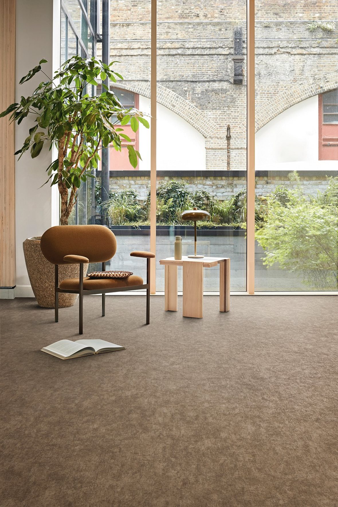 Oleskelutilat, Interface Lasting Impressions, Interface Lasting Impressions Plaster vinyylilaatta A03703 Brownstone 50X100X0,45 cm