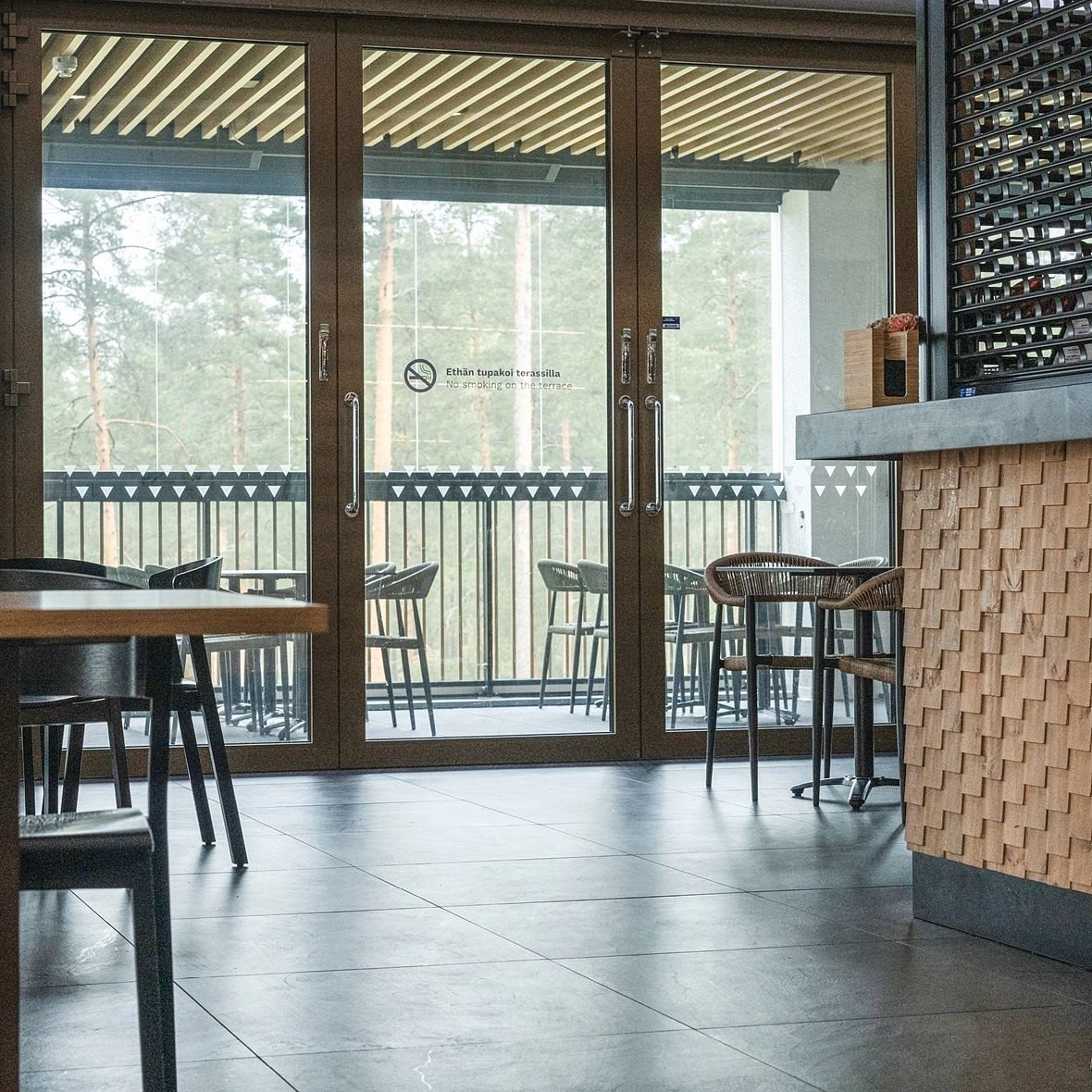 Parvekkeet ja terassit